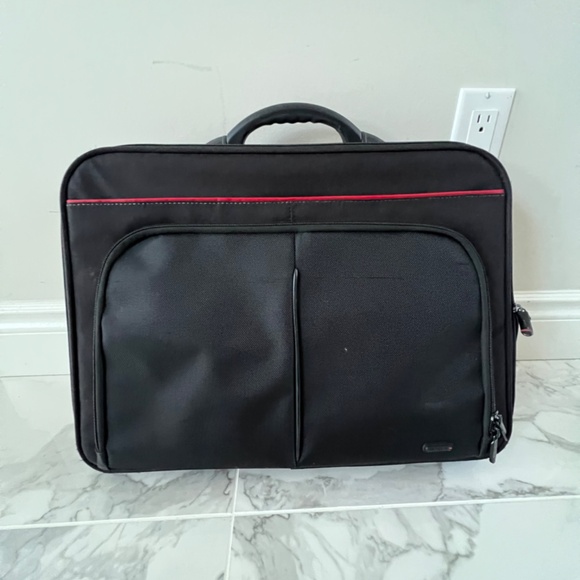 Like New! Targus Laptop Bag - Picture 1 of 10